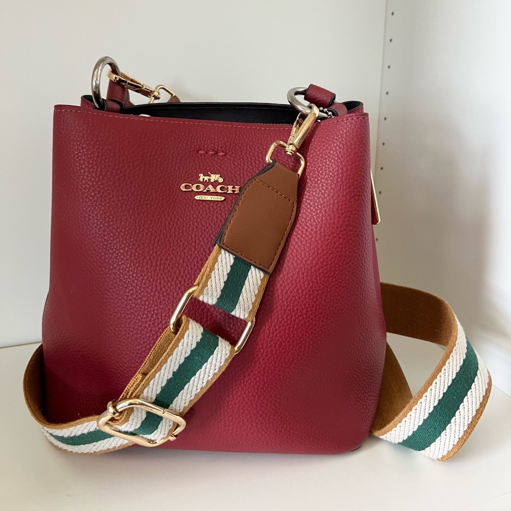 Coach Outlet Small Town Bucket Bag 1011